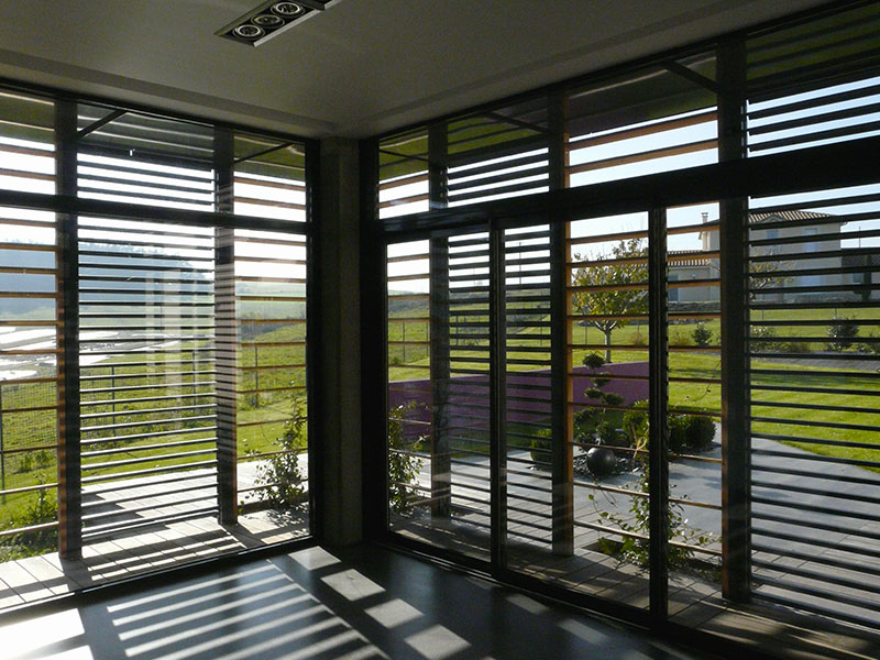 Photo de la vue depuis l'extension d'une maison individuelle à Saint Paul en Jarez dans la Loire. Architecte : Pierre Scodellari, architecte DPLD Loire - Atelier sc-a architecte Lyon et région Rhône-Alpes