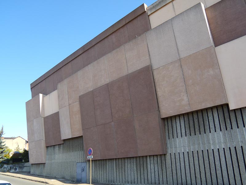 Photo de l'existant de la façade ouest de la maison de l'emploi de Saint-Fons, projet de création de Pierre Scodellari, architecte DPLG Loire - Rhône-Alpes Auvergne