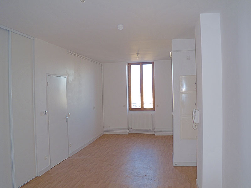 Détail intérieur d'un logement pour la réhabilitation d'un immeuble de logements à Saint-Etienne, rue Neyron. Architecte : Pierre Scodellari, architecte DGPL Loire et région, architecte Lyon et région