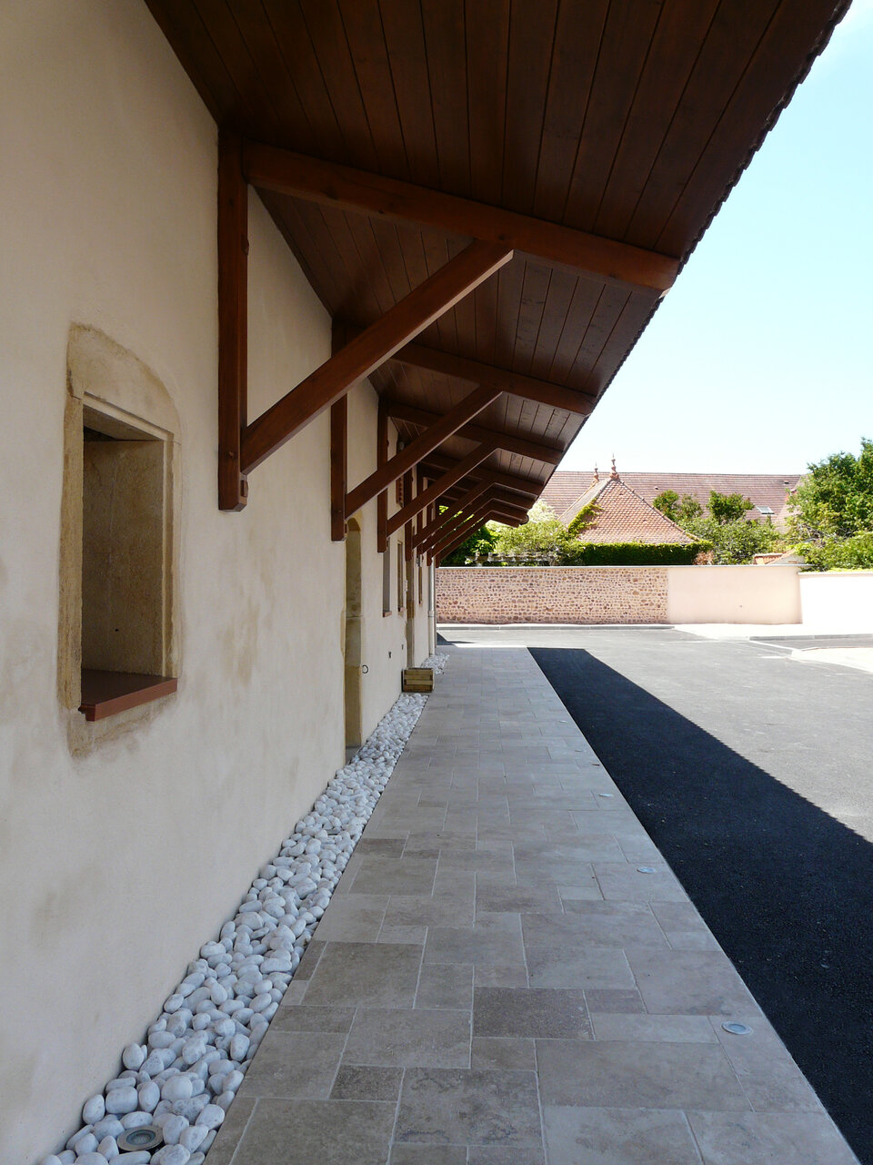 Photo de l'auvent de la Maison Funéraire de Marcigny scodellari architecte